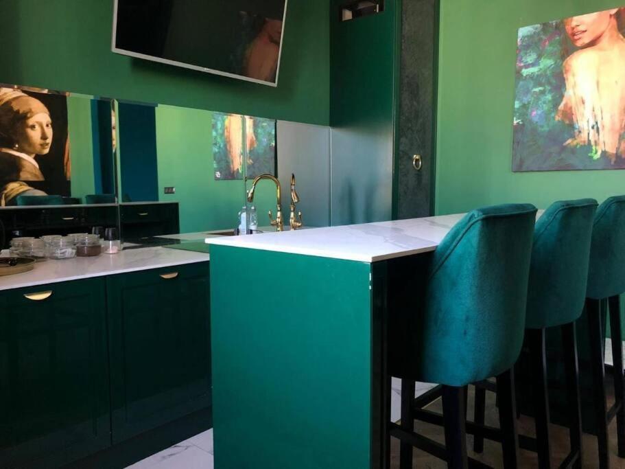City Center Apartment Near Public Swimming Pool Варшава Экстерьер фото