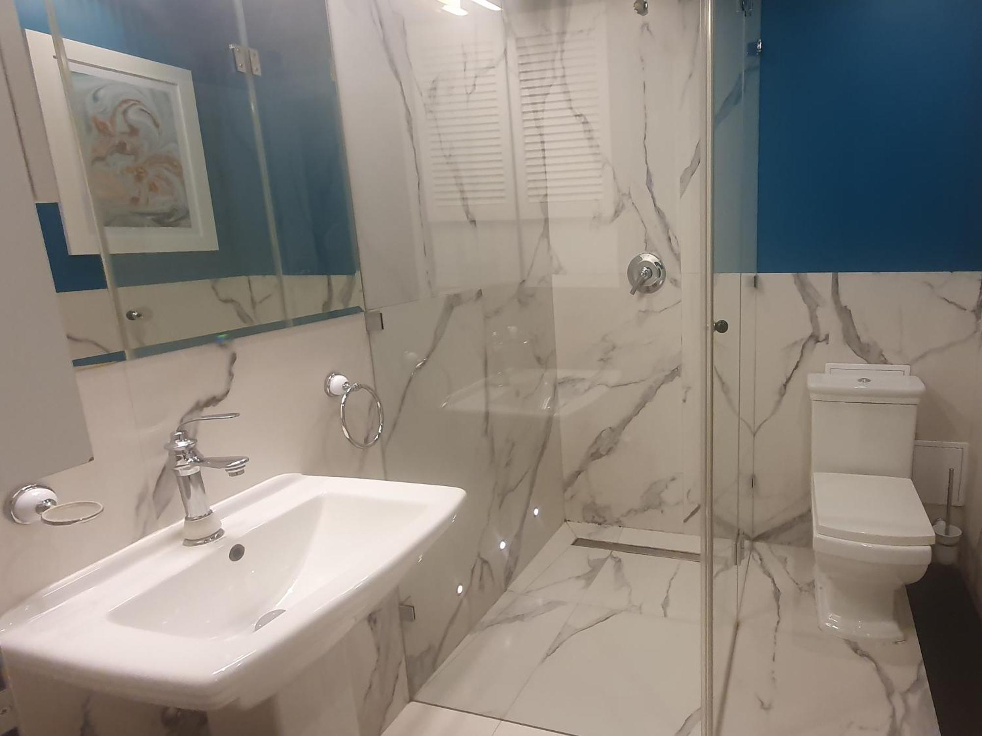 City Center Apartment Near Public Swimming Pool Варшава Экстерьер фото